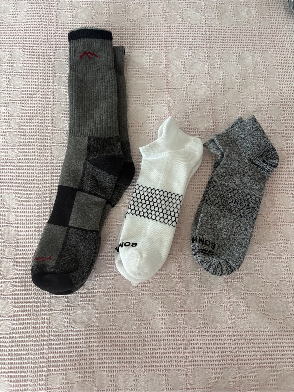 XL socks Bombas Darn Tough Men's Sock 3-Pack in Gray and White -